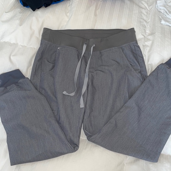 Figs petite small gray Zamora joggers - Picture 1 of 3